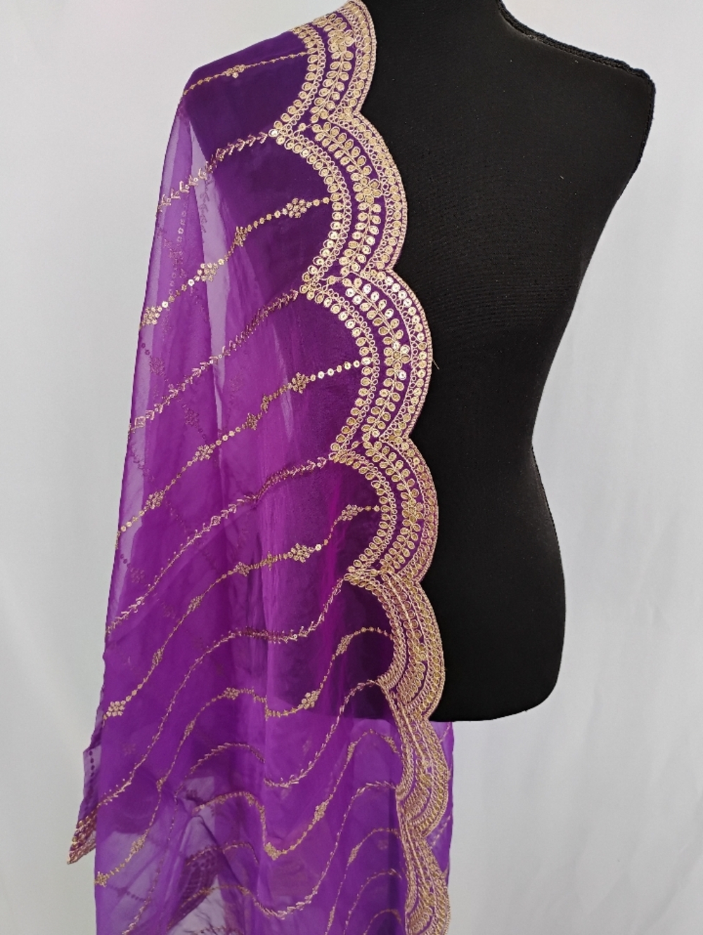 Gold-Embroidered Purple Scalloped Edge Dupatta